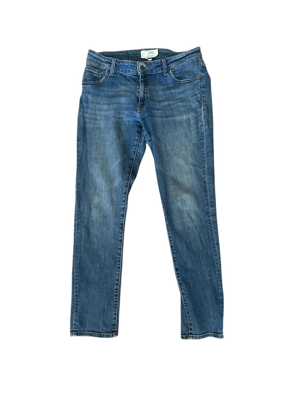M1858 Jane Boyfriend Mid Rise Jeans.  Size 8/29.